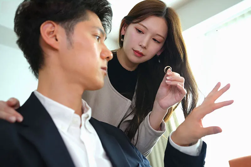 Người vợ đi đi chơi, gã chồng ở nhà bị nhỏ em vợ yêu gạ phang không trượt phát nào